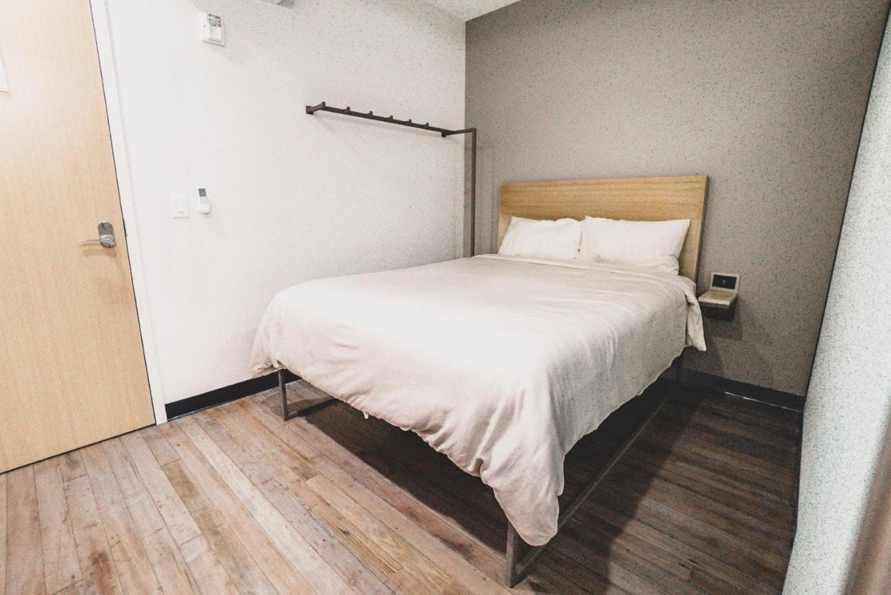 Sova Micro-Room & Social Hotel Dallas Extérieur photo
